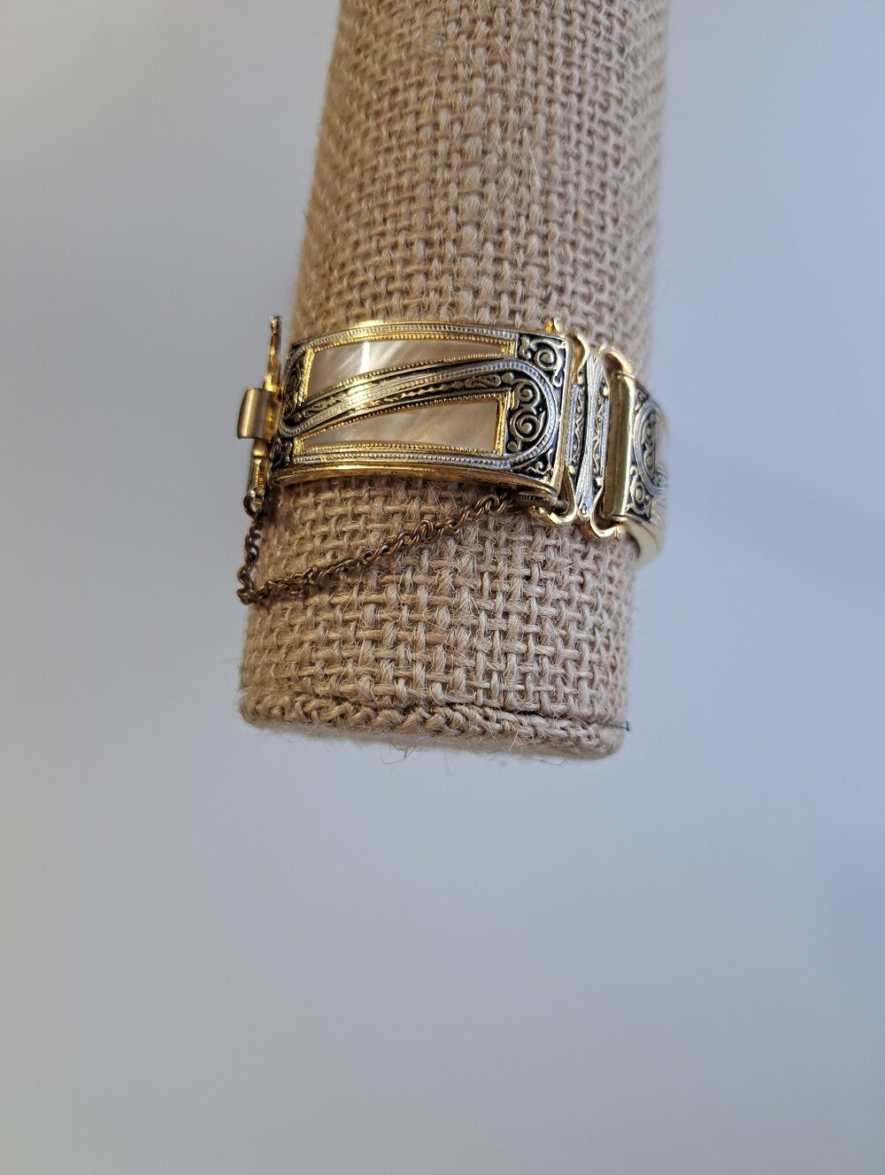Spanish-Style Vtg Mother Of Pearl Bracelet - Picture 8 of 8